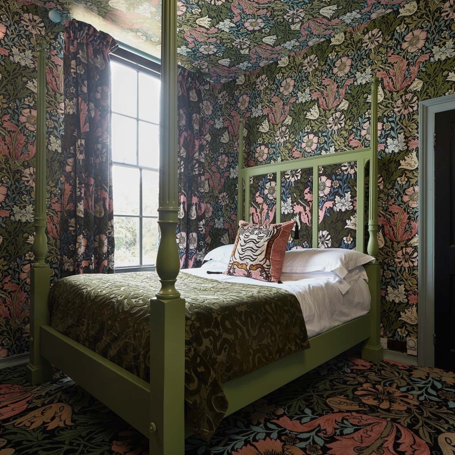 Furnishings House of Hackney Bedding | Anaconda Velvet Blanket-Olive Green