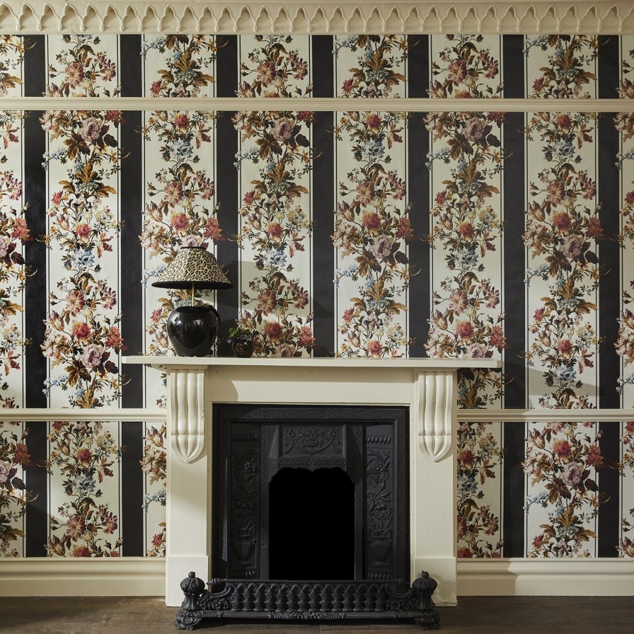 Wallpaper House of Hackney | Rosetta Garland Wallpaper-Noir