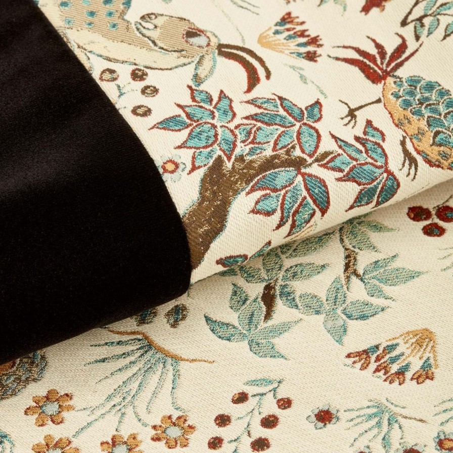 Furnishings House of Hackney Bedding | Trematonia Jacquard Blanket-Ecru
